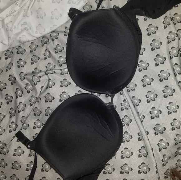 Victoria's Secret Push-Up Bra - Picture 2 of 3